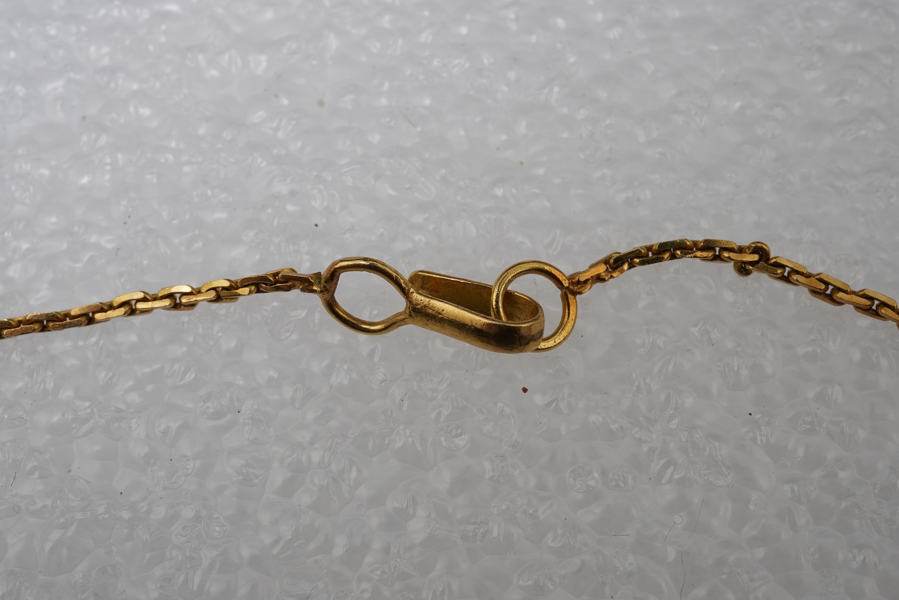 A gold necklace